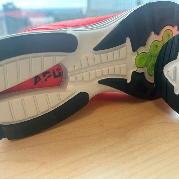 APL Men’s NWOT (Athletic Propulsion Labs) men’s new never worn runners size 10 - Picture 9 of 11
